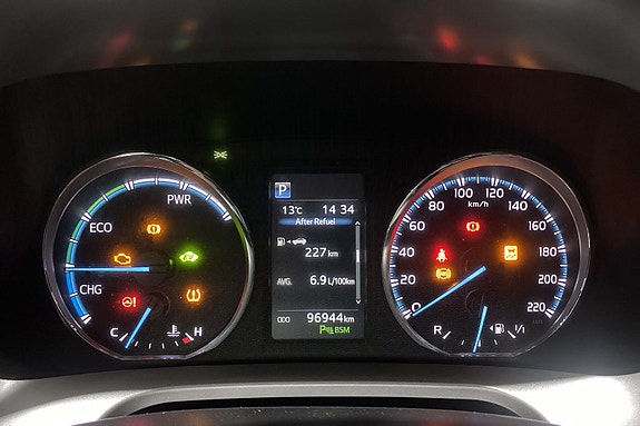 Toyota RAV4 12 of 18
