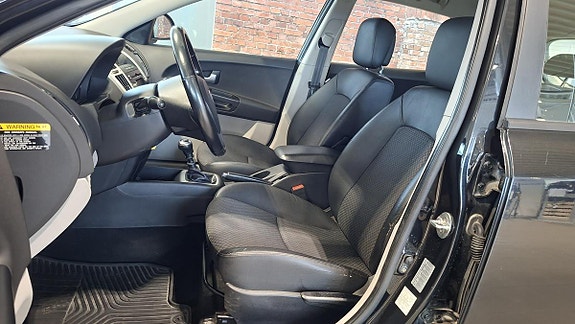 Kia Ceed 8 of 16