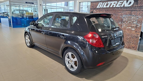 Kia Ceed 3 of 16