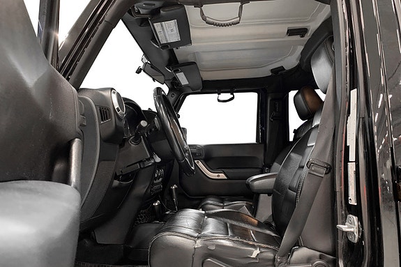 Jeep Wrangler 7 of 13
