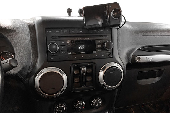 Jeep Wrangler 9 of 13
