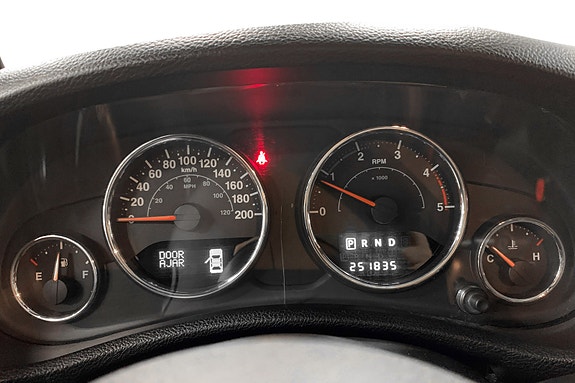 Jeep Wrangler 8 of 13