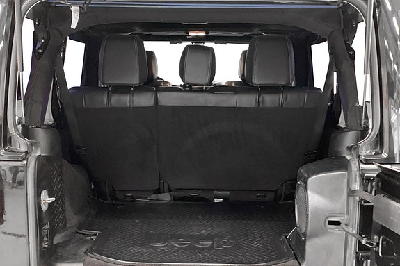 Jeep Wrangler 11 of 13