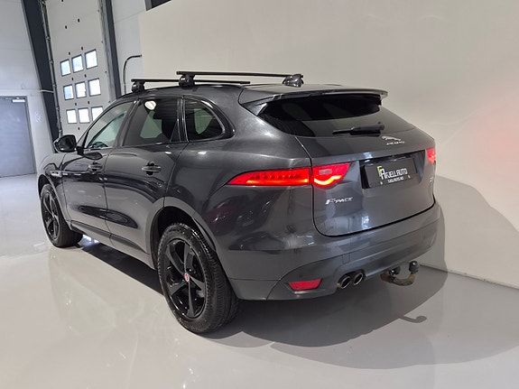 Jaguar F-PACE 9 of 30