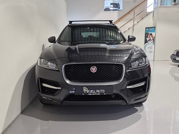 Jaguar F-PACE 4 of 30