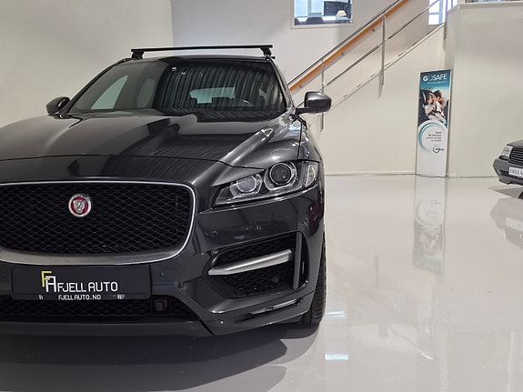 Jaguar F-PACE 3 of 30