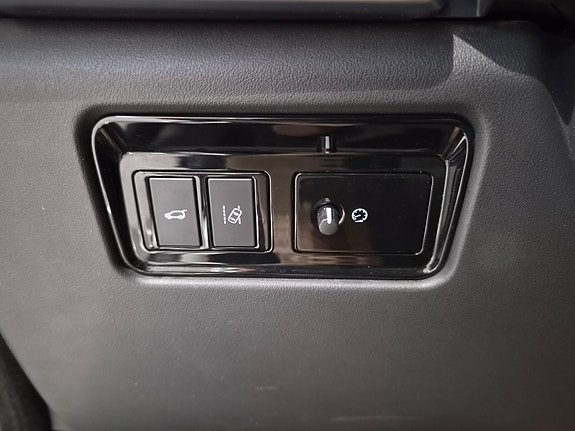 Jaguar F-PACE 27 of 30