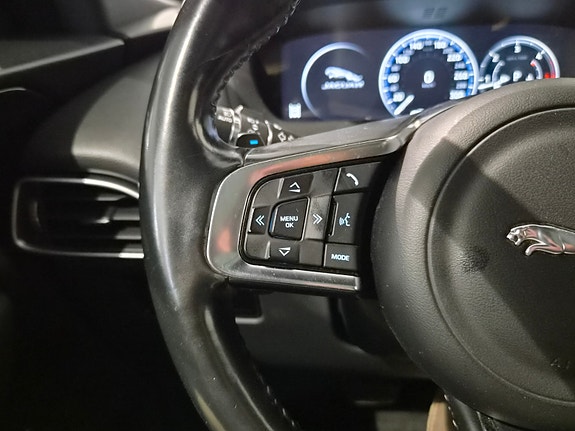 Jaguar F-PACE 26 of 30