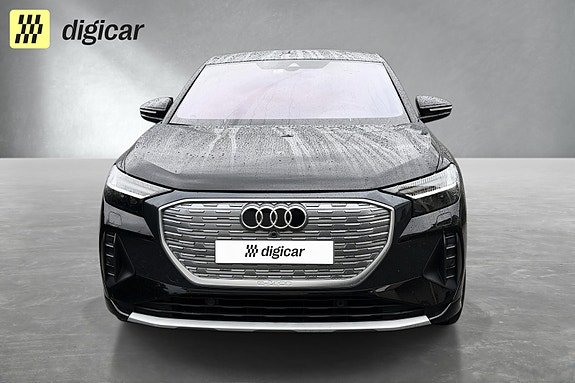 Audi Q4 e-tron 8 of 16