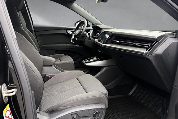 Audi Q4 e-tron 13 of 16