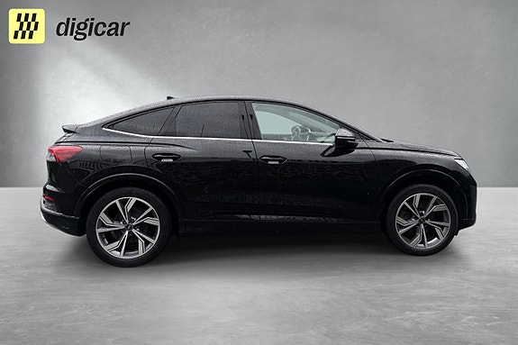 Audi Q4 e-tron 6 of 16