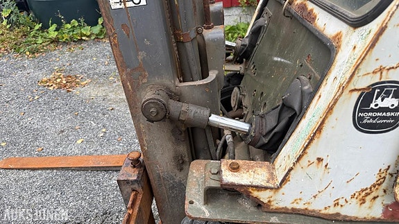 Mitsubishi FD-18 TAC gaffeltruck m/ lukket førerhytte 6 of 22