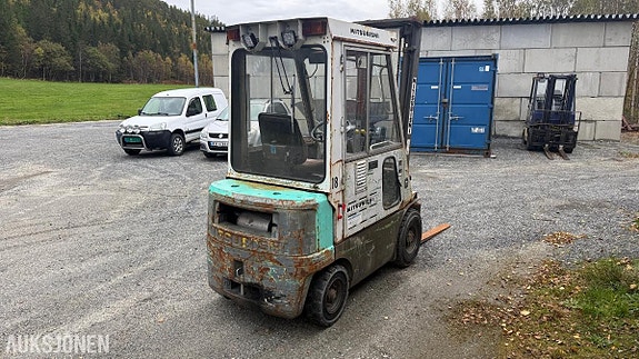Mitsubishi FD-18 TAC gaffeltruck m/ lukket førerhytte 3 of 22