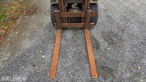 Mitsubishi FD-18 TAC gaffeltruck m/ lukket førerhytte 8 of 22