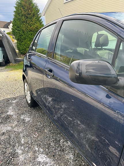 Toyota Yaris 6 of 16
