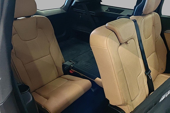 Volvo XC90 21 of 30