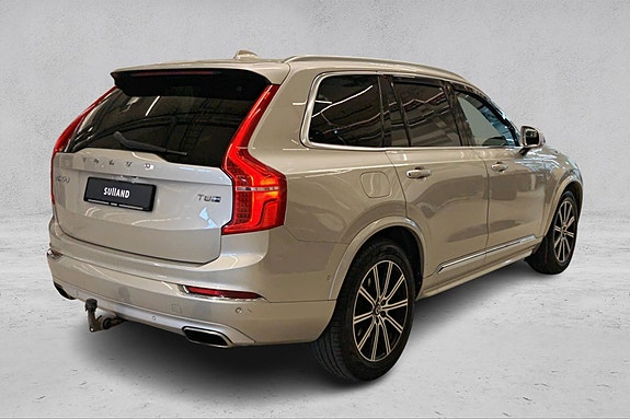 Volvo XC90 5 of 30