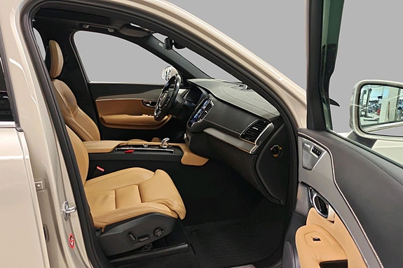 Volvo XC90 19 of 30