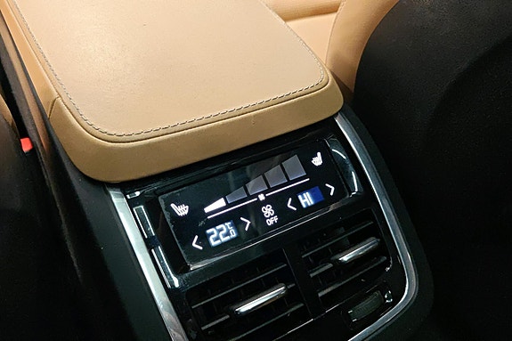 Volvo XC90 22 of 30