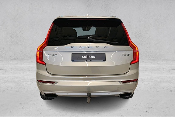 Volvo XC90 4 of 30
