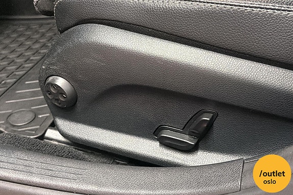 Mercedes-Benz C350 15 of 30