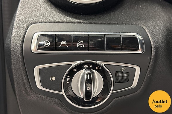 Mercedes-Benz C350 28 of 30
