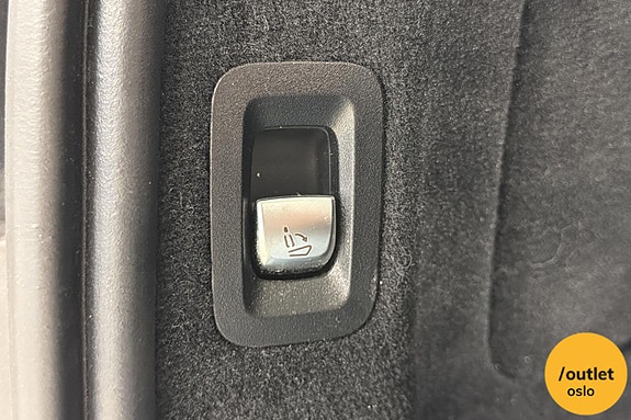 Mercedes-Benz C350 30 of 30
