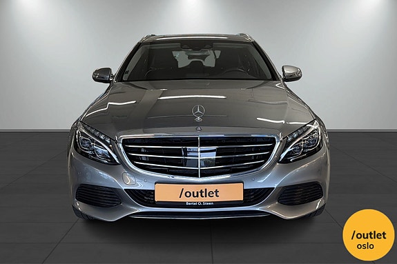 Mercedes-Benz C350 11 of 30