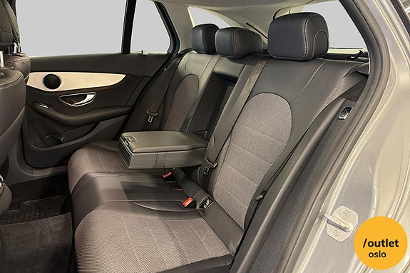 Mercedes-Benz C350 12 of 30