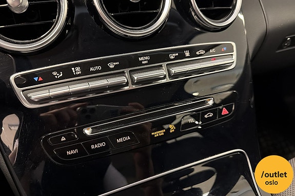 Mercedes-Benz C350 21 of 30