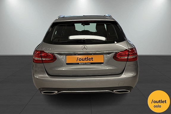 Mercedes-Benz C350 4 of 30
