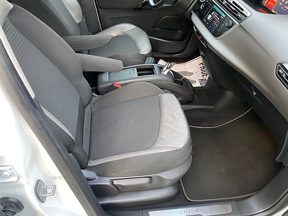 Citroen Grand C4 Spacetourer 29 of 30