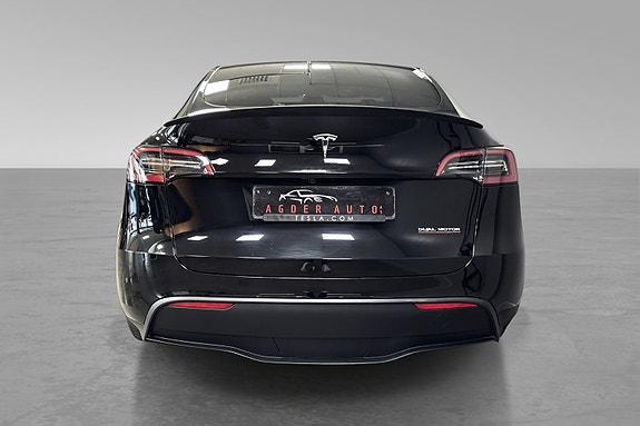 Tesla Model Y 11 of 30