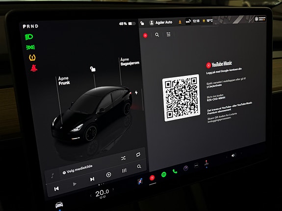 Tesla Model Y 28 of 30
