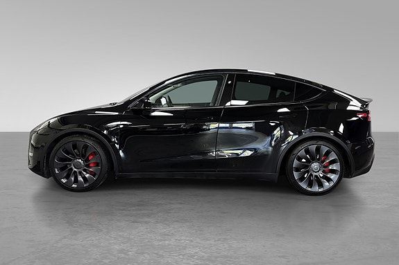 Tesla Model Y 8 of 30