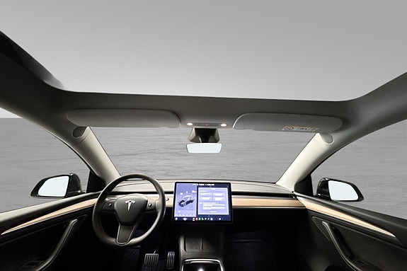 Tesla Model Y 20 of 30