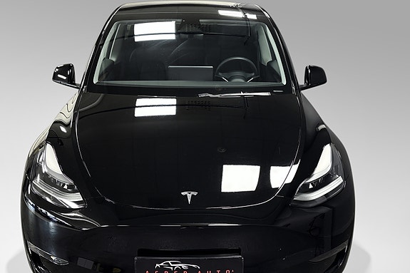 Tesla Model Y 6 of 30