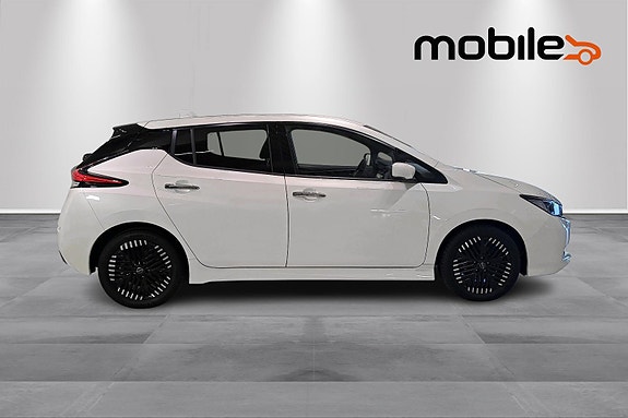 Nissan Leaf 2 of 26
