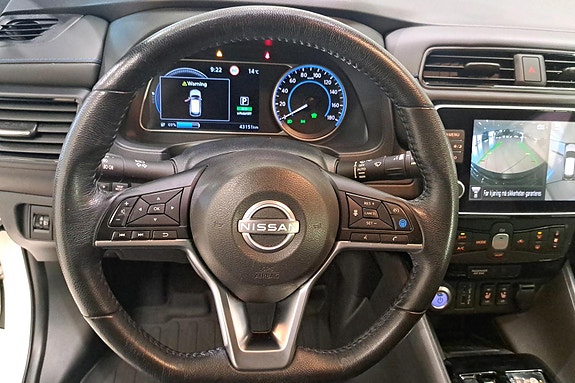 Nissan Leaf 9 of 26