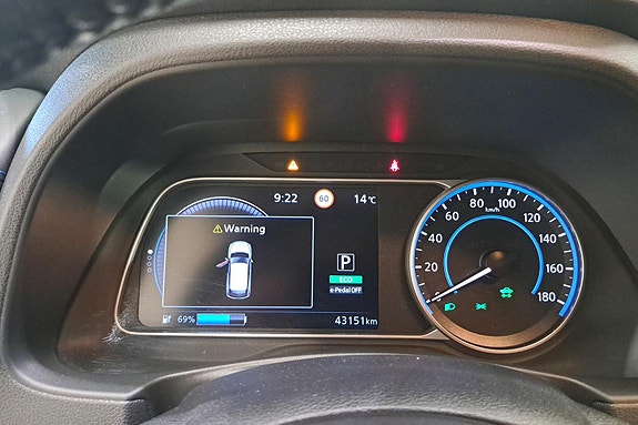 Nissan Leaf 10 of 26