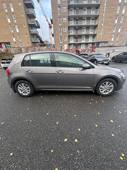 Volkswagen Golf VII 4 of 29