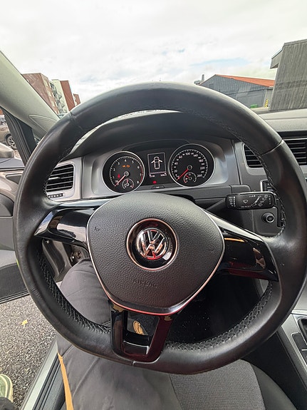 Volkswagen Golf VII 16 of 29