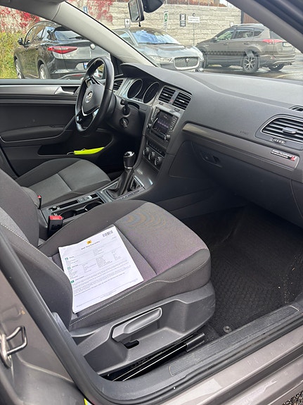 Volkswagen Golf VII 9 of 29