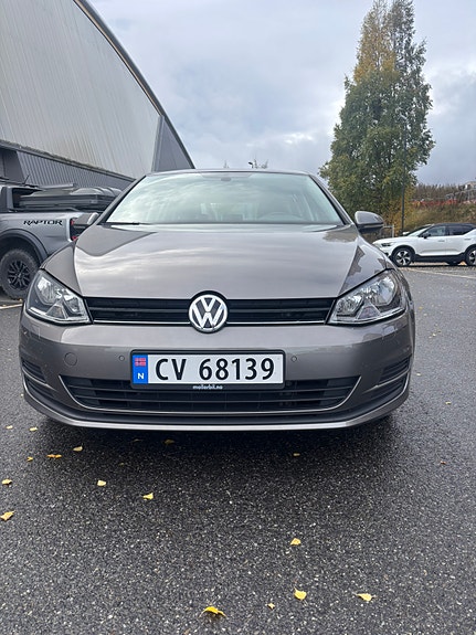 Volkswagen Golf VII 2 of 29