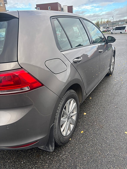 Volkswagen Golf VII 7 of 29