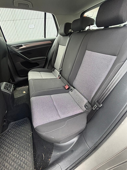 Volkswagen Golf VII 12 of 29
