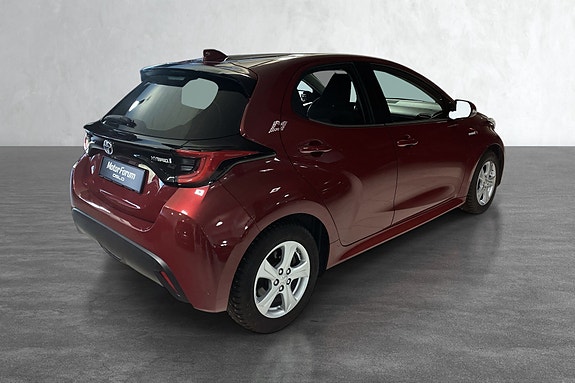 Toyota Yaris 5 of 21