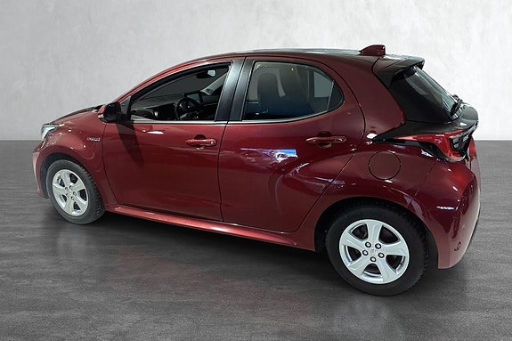 Toyota Yaris 8 of 21