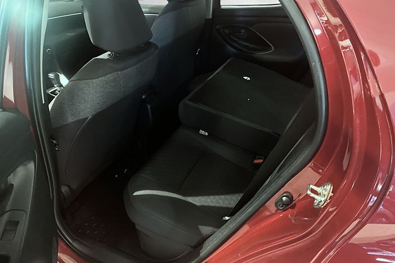 Toyota Yaris 13 of 21