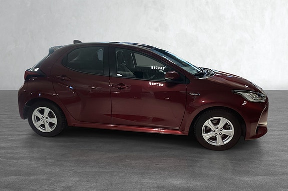 Toyota Yaris 4 of 21